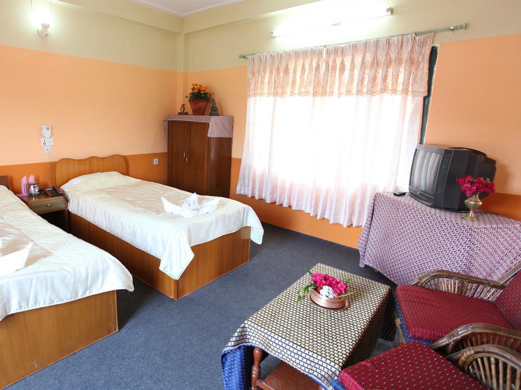Trekkers Lodge Pokhara Room photo