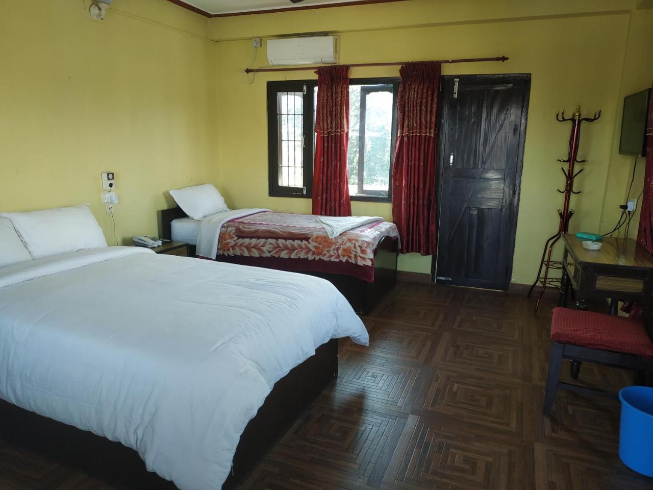 Trekkers Lodge Pokhara Exterior photo
